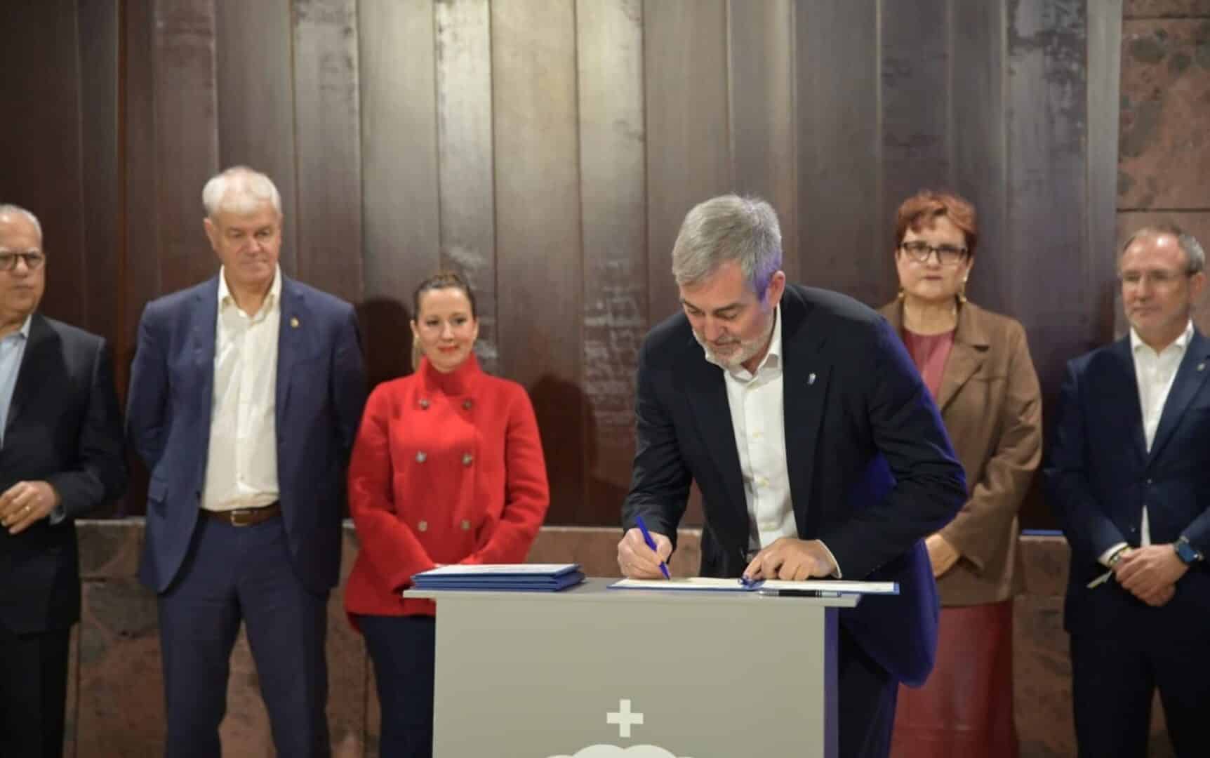 Feierliche Unterzeichnung der neuen Pflege-Abkommen (Convenios de Dependencia) für den Zeitraum 2025–2028.